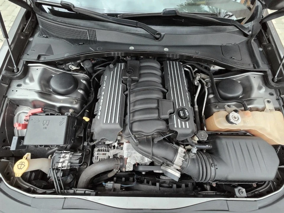 2012 Chrysler 300 (2005-2023) - Image 8 of 21