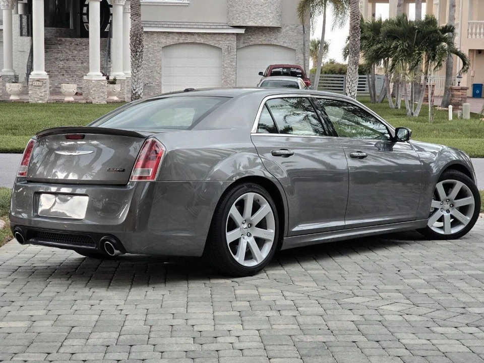2012 Chrysler 300 (2005-2023) - Image 4 of 21