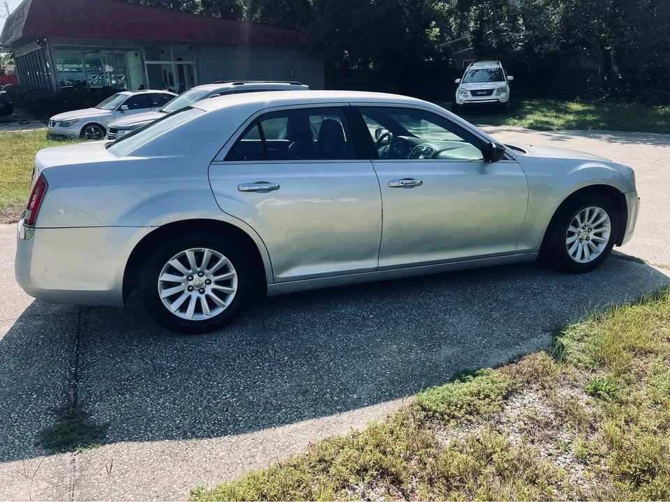2012 Chrysler 300 (2005-2023) - Image 2 of 10