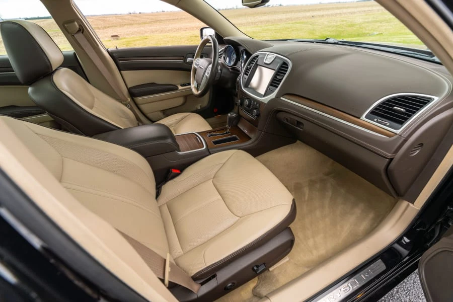 2012 Chrysler 300 (2005-2023) - Image 14 of 23
