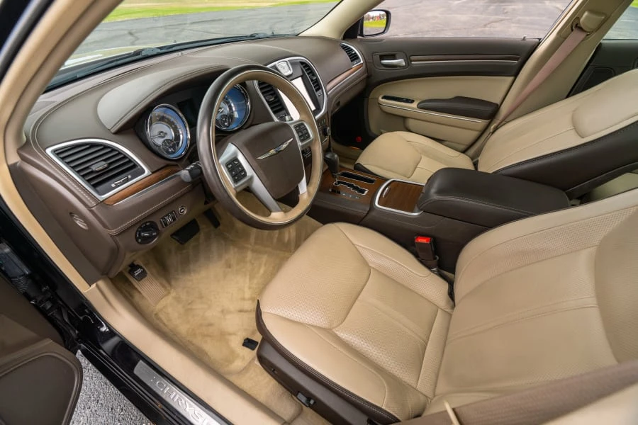 2012 Chrysler 300 (2005-2023) - Image 13 of 23
