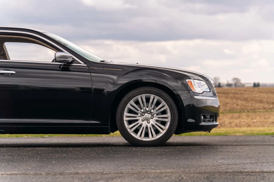 2012 Chrysler 300 (2005-2023) - Image 6 of 23