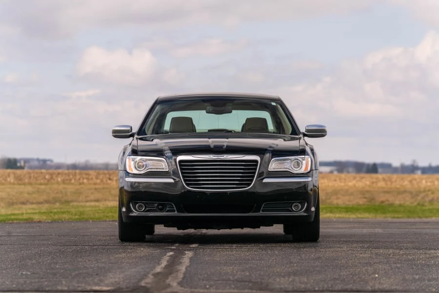 2012 Chrysler 300 (2005-2023) - Image 4 of 23