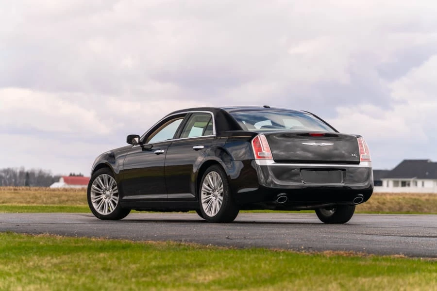 2012 Chrysler 300 (2005-2023) - Image 9 of 23