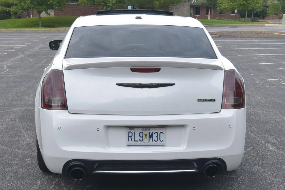 2012 Chrysler 300 (2005-2023) - Image 5 of 31