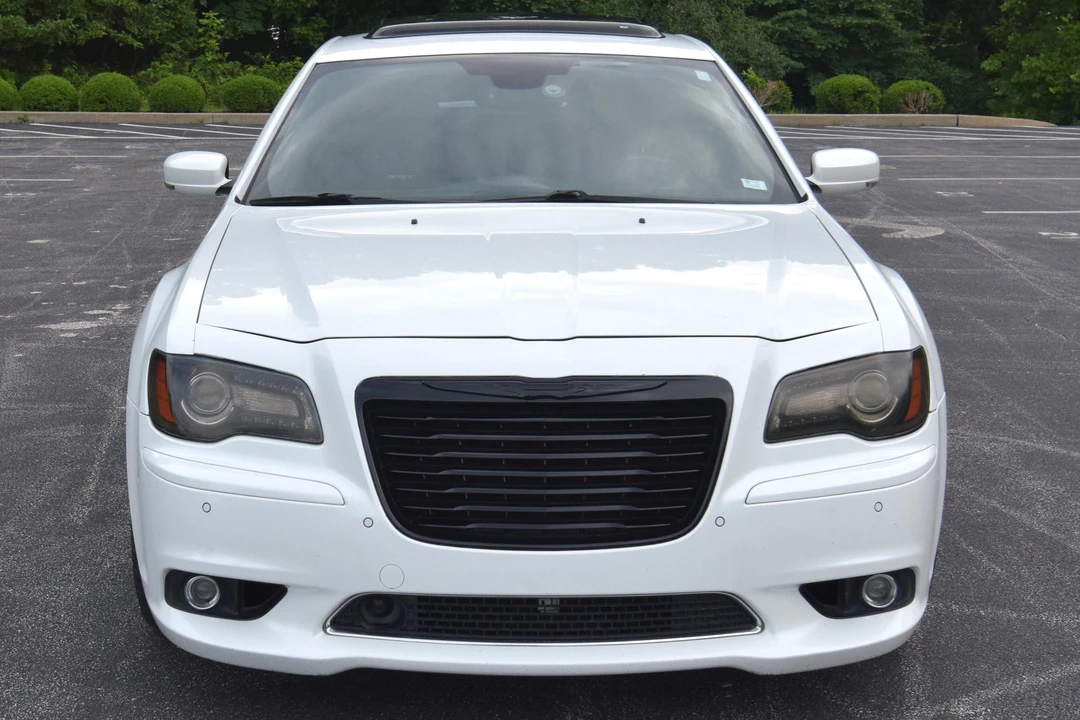 2012 Chrysler 300 (2005-2023) - Image 2 of 31