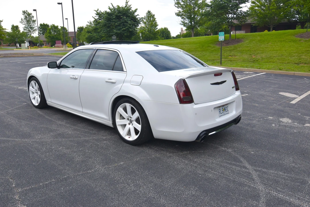 2012 Chrysler 300 (2005-2023) - Image 8 of 31