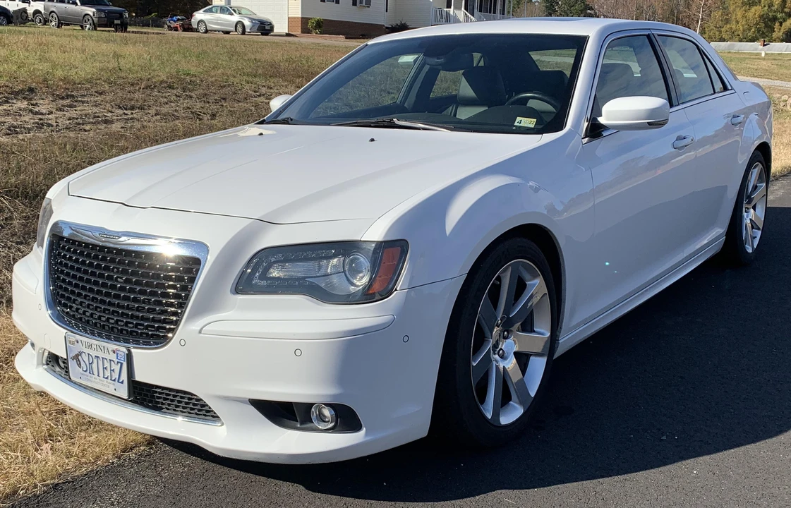 2012 Chrysler 300 (2005-2023) - Image 12 of 31