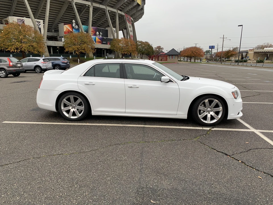 2012 Chrysler 300 (2005-2023) - Image 26 of 31