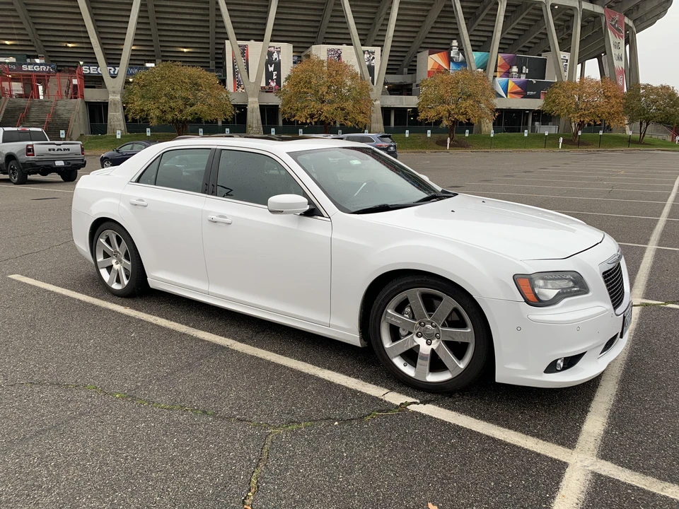 2012 Chrysler 300 (2005-2023) - Image 27 of 31