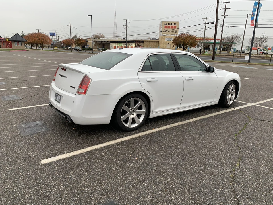 2012 Chrysler 300 (2005-2023) - Image 24 of 31