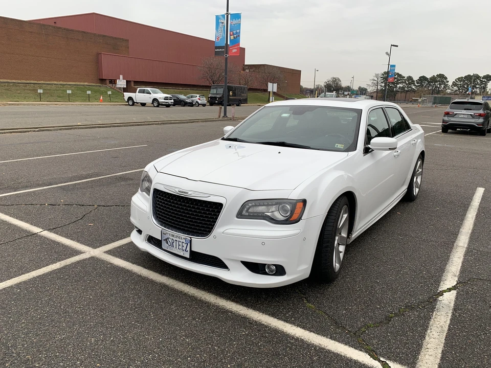 2012 Chrysler 300 (2005-2023) - Image 11 of 31