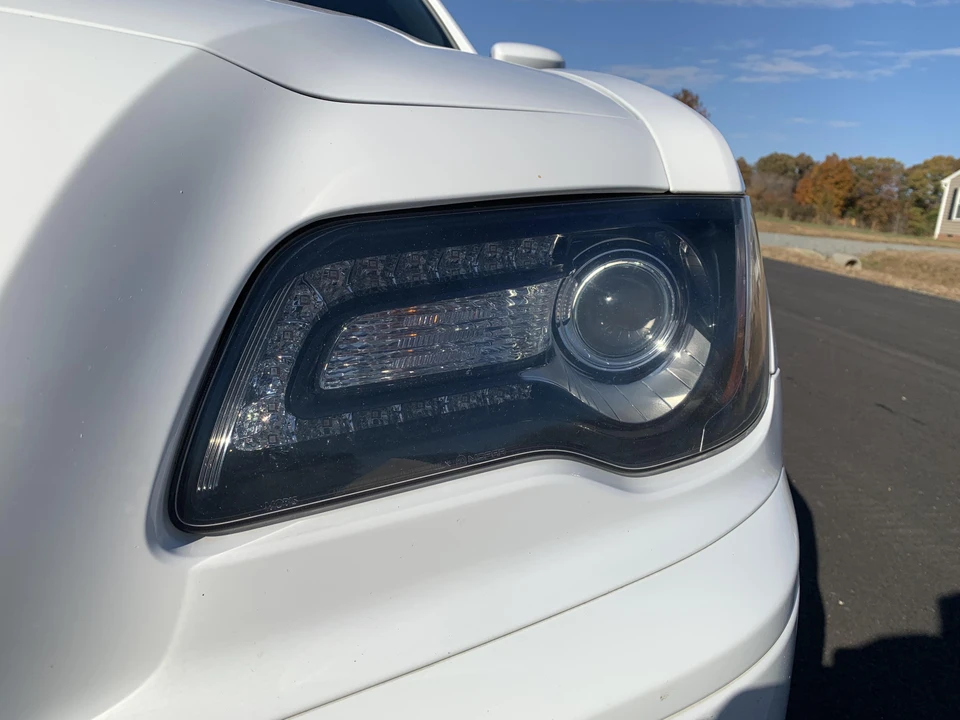 2012 Chrysler 300 (2005-2023) - Image 29 of 31