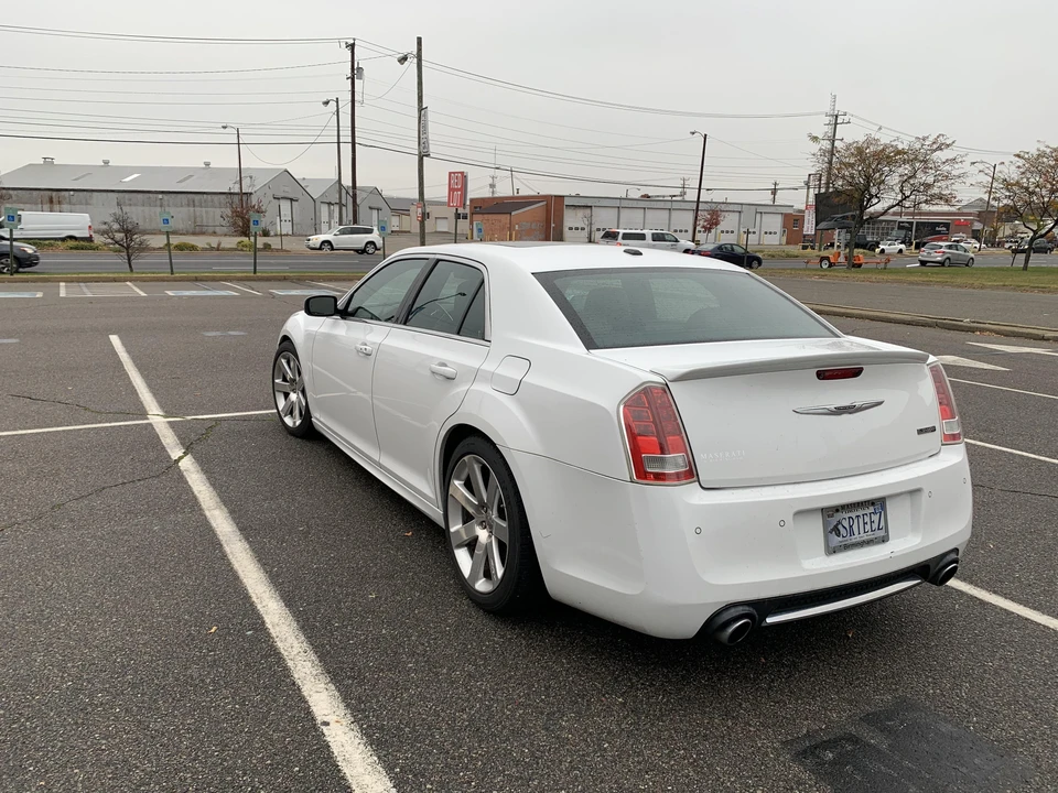 2012 Chrysler 300 (2005-2023) - Image 17 of 31