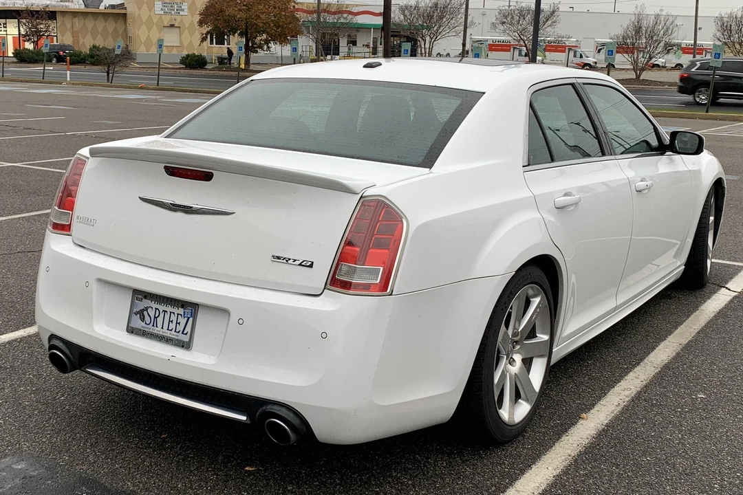 2012 Chrysler 300 (2005-2023) - Image 4 of 31