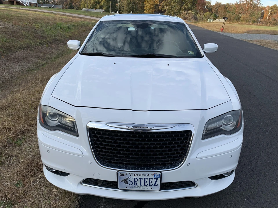 2012 Chrysler 300 (2005-2023) - Image 7 of 31