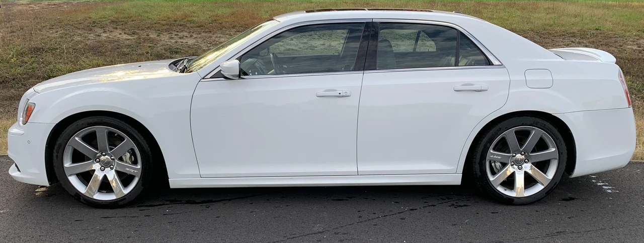 2012 Chrysler 300 (2005-2023) - Image 14 of 31