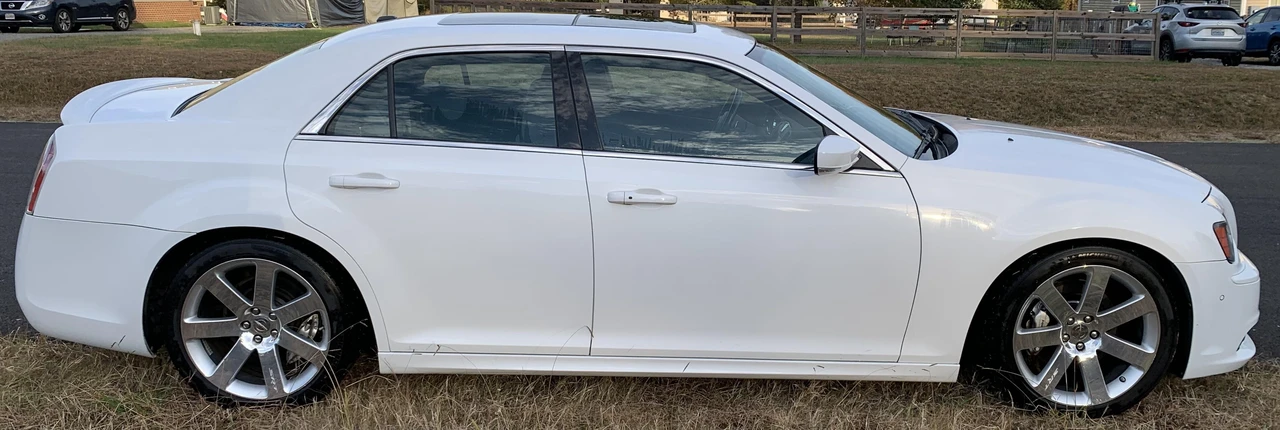 2012 Chrysler 300 (2005-2023) - Image 25 of 31