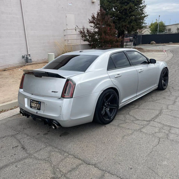 2012 Chrysler 300 (2005-2023) - Image 4 of 11