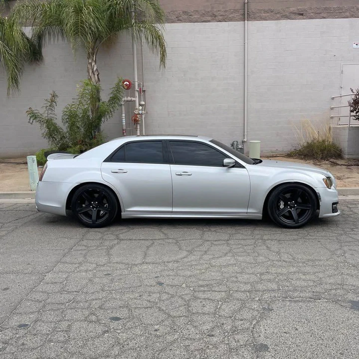 2012 Chrysler 300 (2005-2023) - Image 5 of 11
