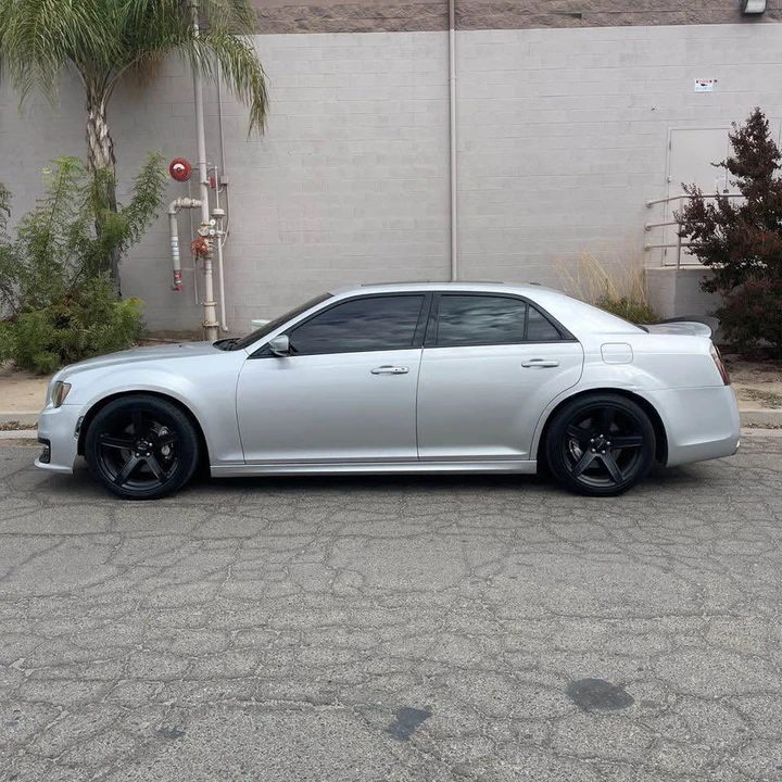 2012 Chrysler 300 (2005-2023) - Image 2 of 11