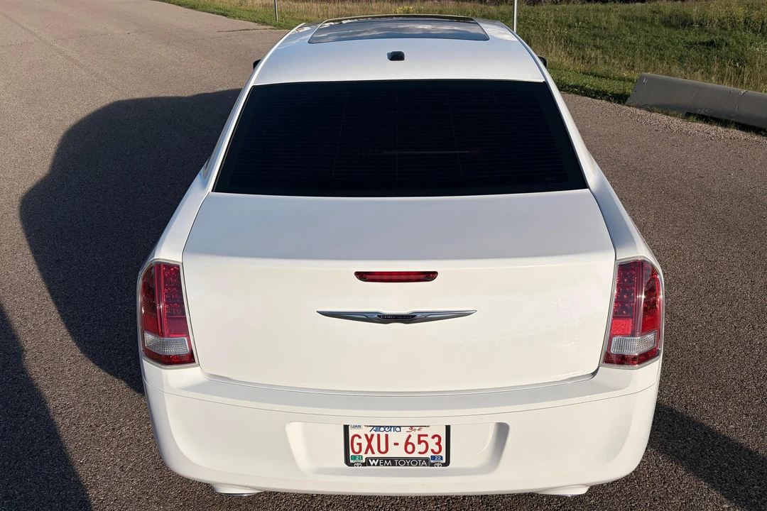 2012 Chrysler 300 (2005-2023) - Image 5 of 31