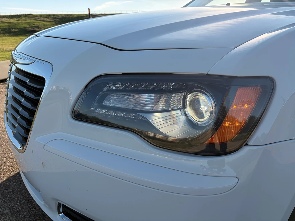 2012 Chrysler 300 (2005-2023) - Image 20 of 31