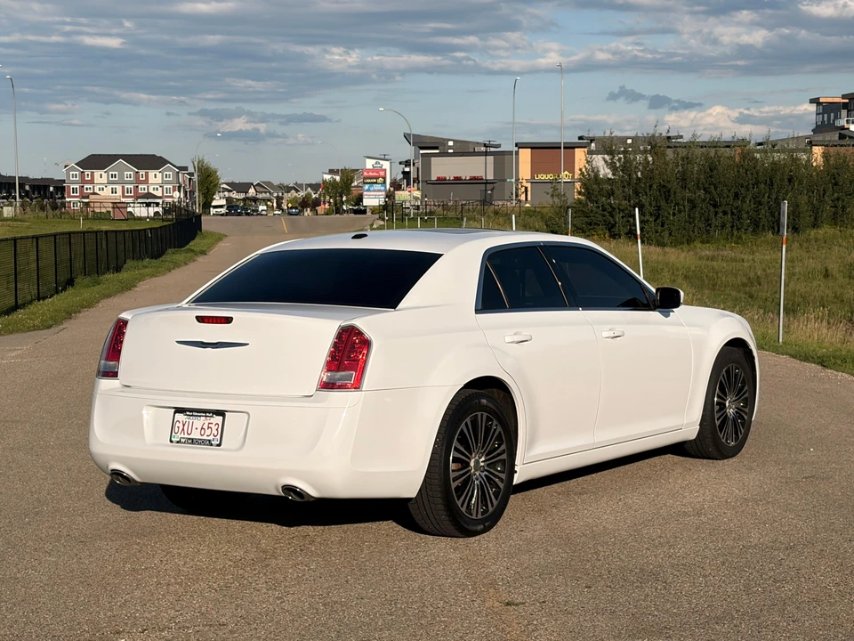 2012 Chrysler 300 (2005-2023) - Image 14 of 31