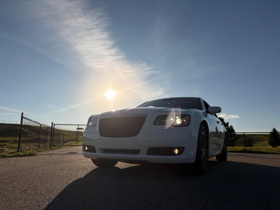 2012 Chrysler 300 (2005-2023) - Image 7 of 31