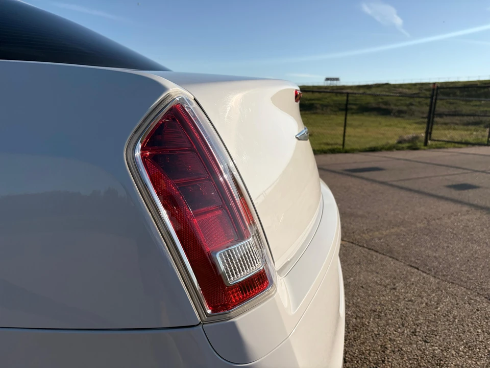 2012 Chrysler 300 (2005-2023) - Image 26 of 31