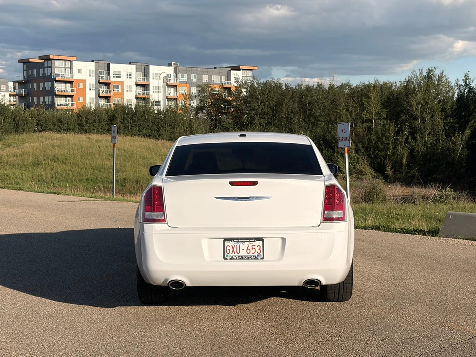 2012 Chrysler 300 (2005-2023) - Image 12 of 31