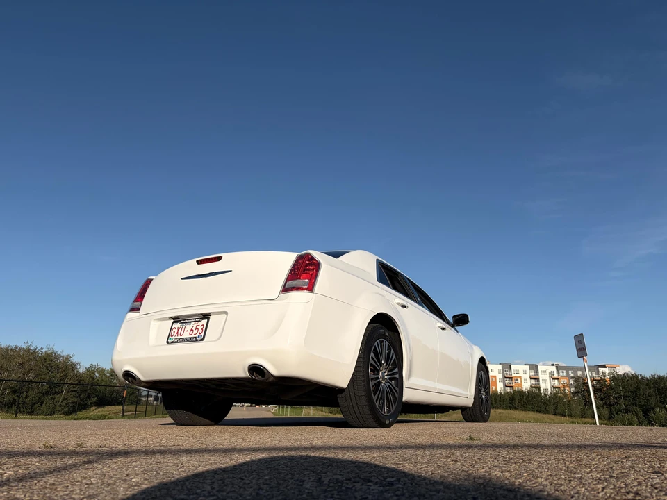 2012 Chrysler 300 (2005-2023) - Image 13 of 31