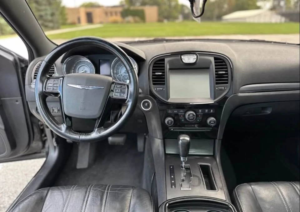 2012 Chrysler 300 (2005-2023) - Image 6 of 7
