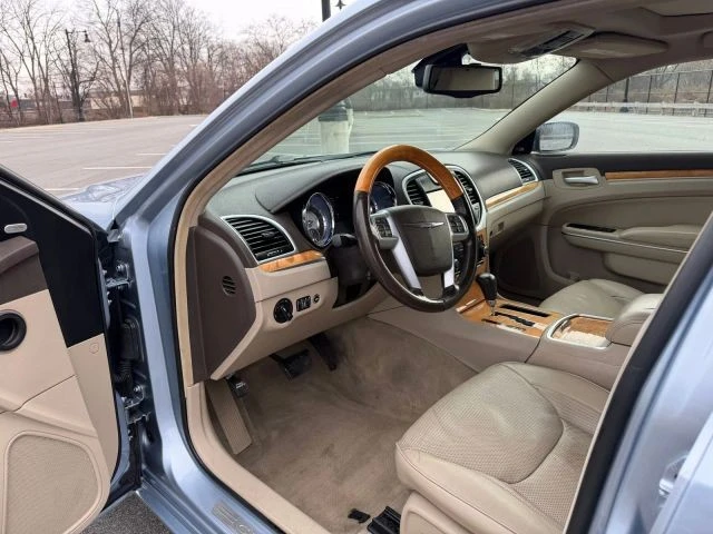 2012 Chrysler 300 (2005-2023) - Image 7 of 12