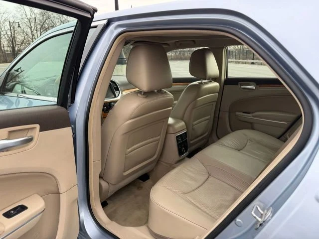 2012 Chrysler 300 (2005-2023) - Image 9 of 12