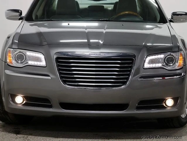 2012 Chrysler 300 (2005-2023) - Image 6 of 21