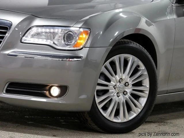 2012 Chrysler 300 (2005-2023) - Image 3 of 21