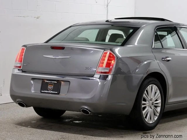 2012 Chrysler 300 (2005-2023) - Image 9 of 21
