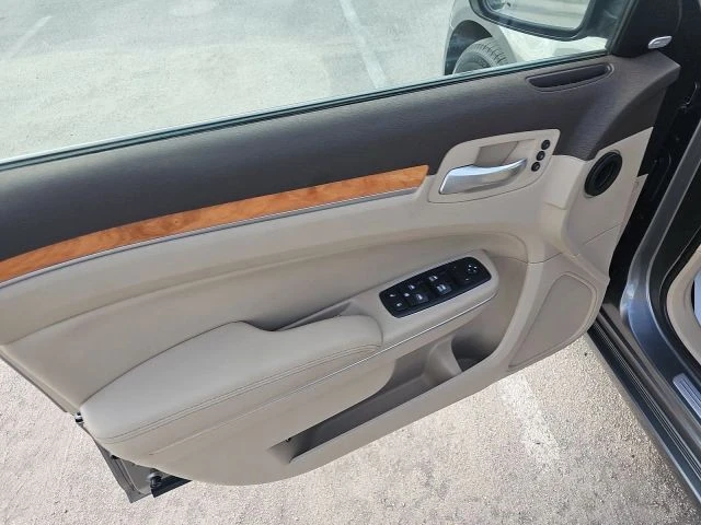 2012 Chrysler 300 (2005-2023) - Image 7 of 9