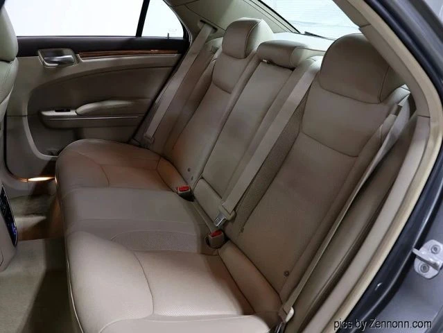 2012 Chrysler 300 (2005-2023) - Image 13 of 21