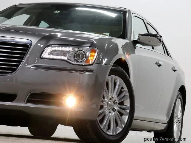 2012 Chrysler 300 (2005-2023) - Image 4 of 21