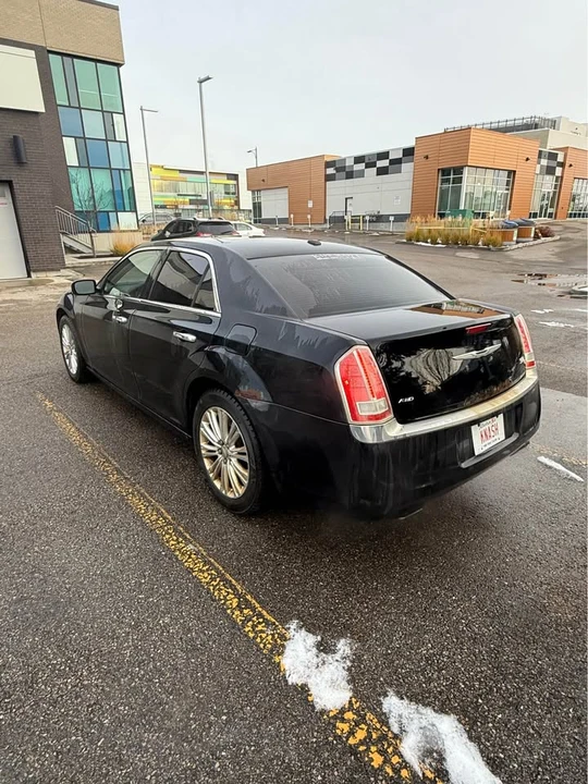 2012 Chrysler 300 (2005-2023) - Image 6 of 15