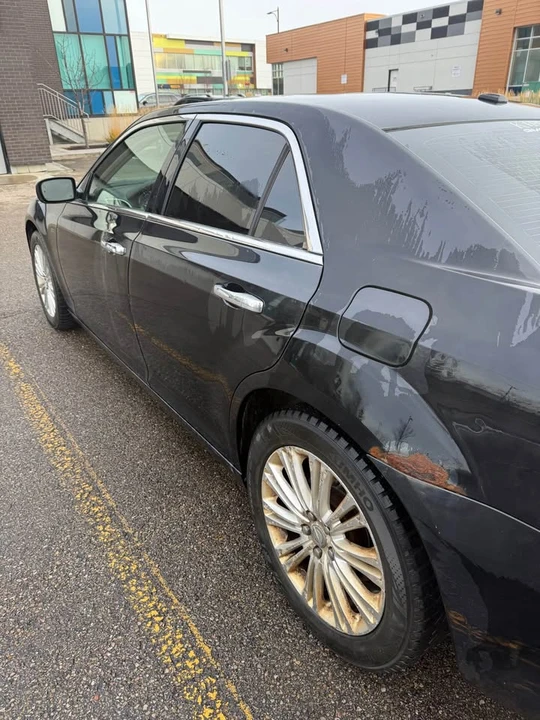 2012 Chrysler 300 (2005-2023) - Image 8 of 15
