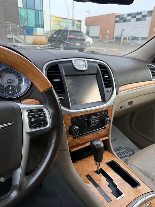 2012 Chrysler 300 (2005-2023) - Image 13 of 15