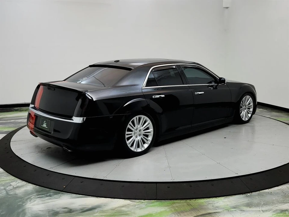 2012 Chrysler 300 (2005-2023) - Image 5 of 12