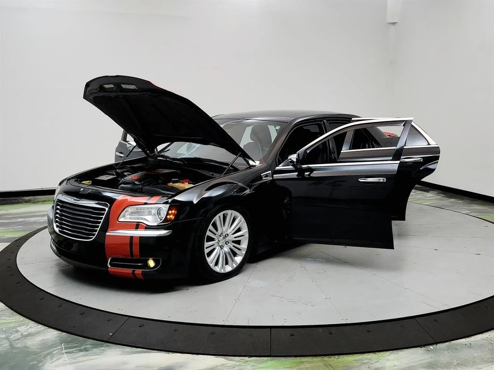 2012 Chrysler 300 (2005-2023) - Image 9 of 12