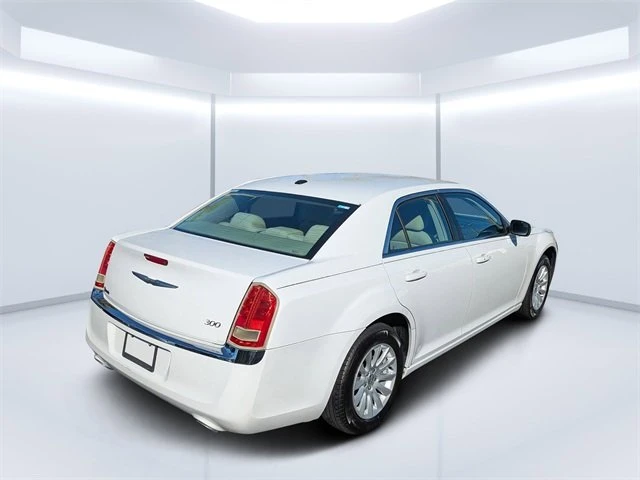 2012 Chrysler 300 (2005-2023) - Image 3 of 8