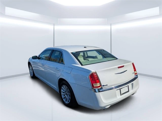 2012 Chrysler 300 (2005-2023) - Image 2 of 8