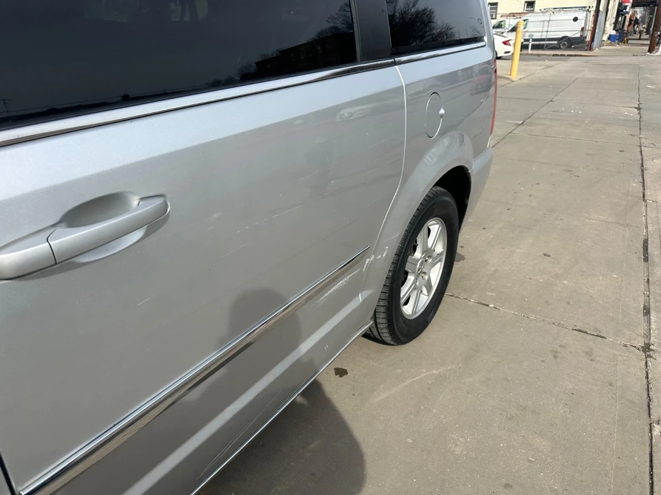2012 Chrysler Town & Country - Image 12 of 21