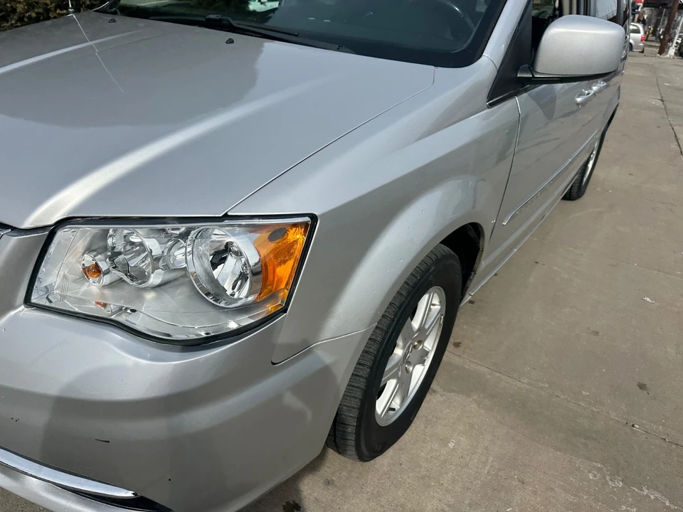 2012 Chrysler Town & Country - Image 11 of 21